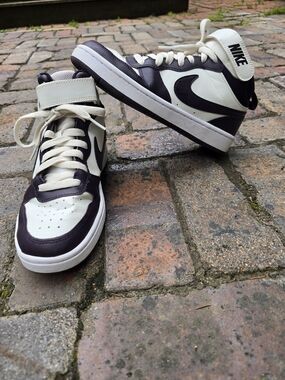 Nike Court Borough Mid 2 Basketball Shoe 5Y Sail/Bgyash VGUC Tennis Shoe